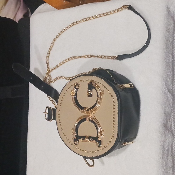 Trendy Fashion Purse. - Picture 8 of 8